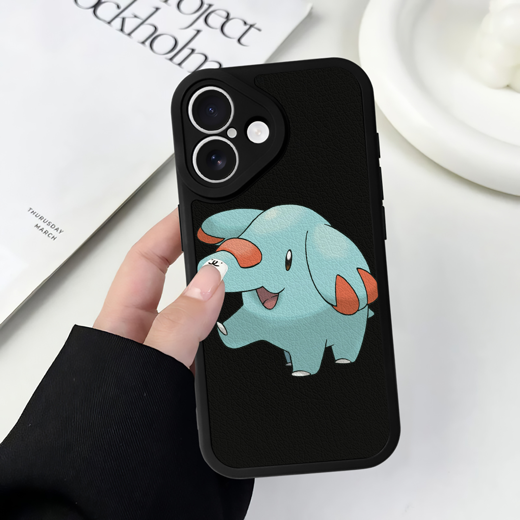 （画像用） ポケットモンスター Pokémon 【iPhone 16シリーズ対応】シリコンスマホケース（レザー調） 材質：シリコン